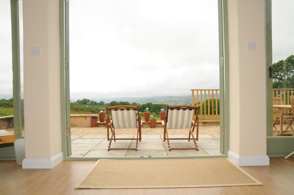 Wyke Farm Hotel Axminster Exterior photo
